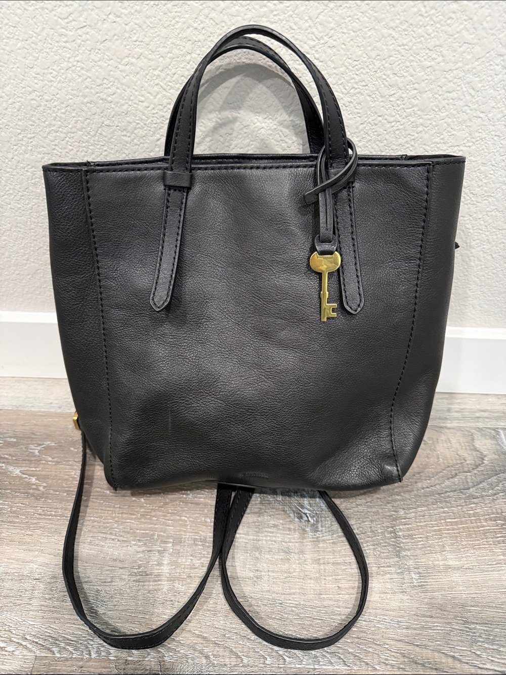 Fossil Camilla convertible black leather backpack purse.
